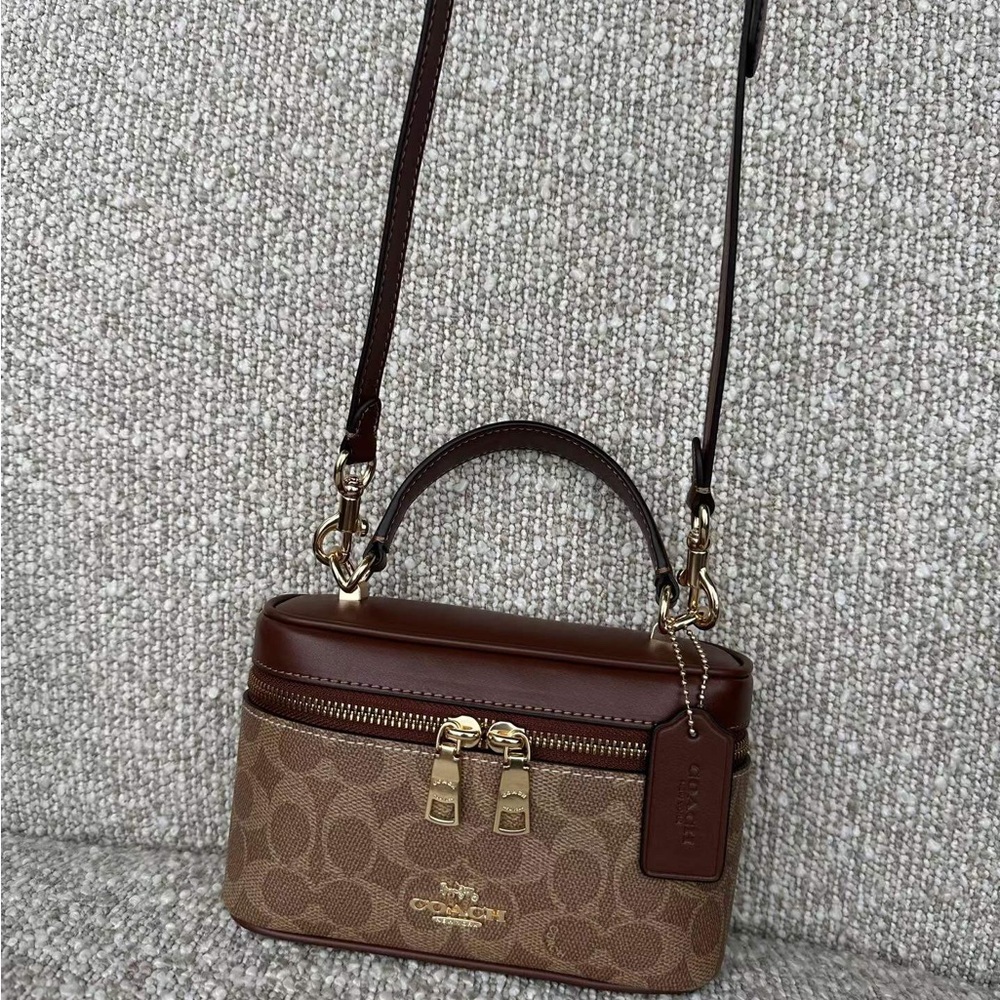 The All-New Co ach Box Bag - Picture 9 of 9